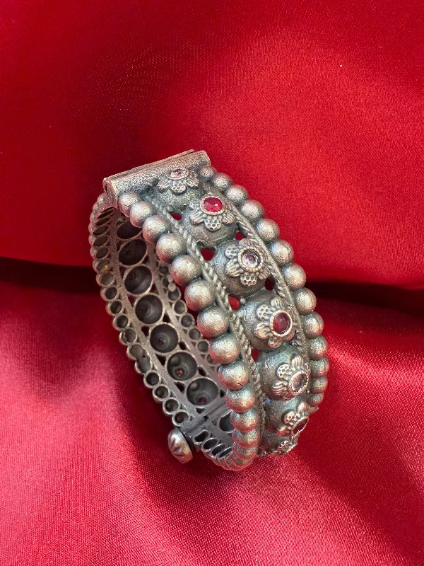 ladies-minimalist-diamond-bracelets-Fascinating Tribal Oxidized Silver Ethnic Open Bridal Kada Cuff Bracelet With Maroon And White Stone