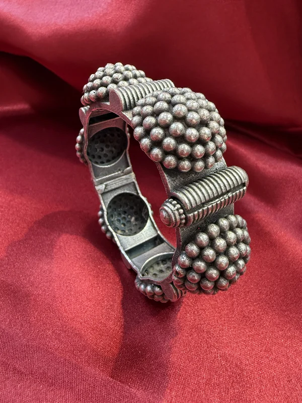 ladies-birthstone-gold-bracelets-Elegant Tribal Oxidized Silver Ethnic Open Flower Design Kada Cuff Bracelet