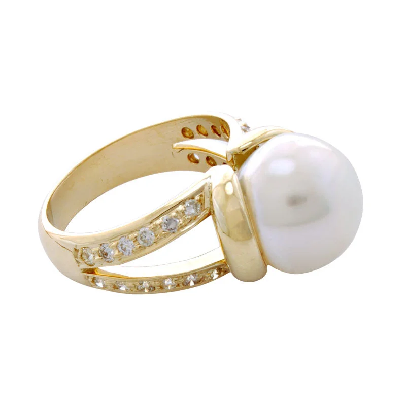 Ladies rings with engraving -Ring-Pearl and Diamond