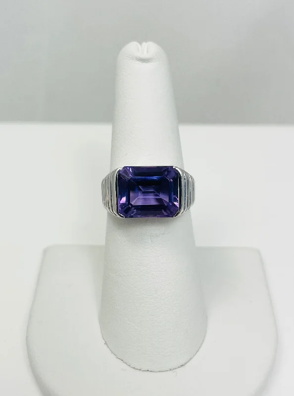 Ladies rings for rebels -5ct Natural Amethyst 14k White Gold Ring